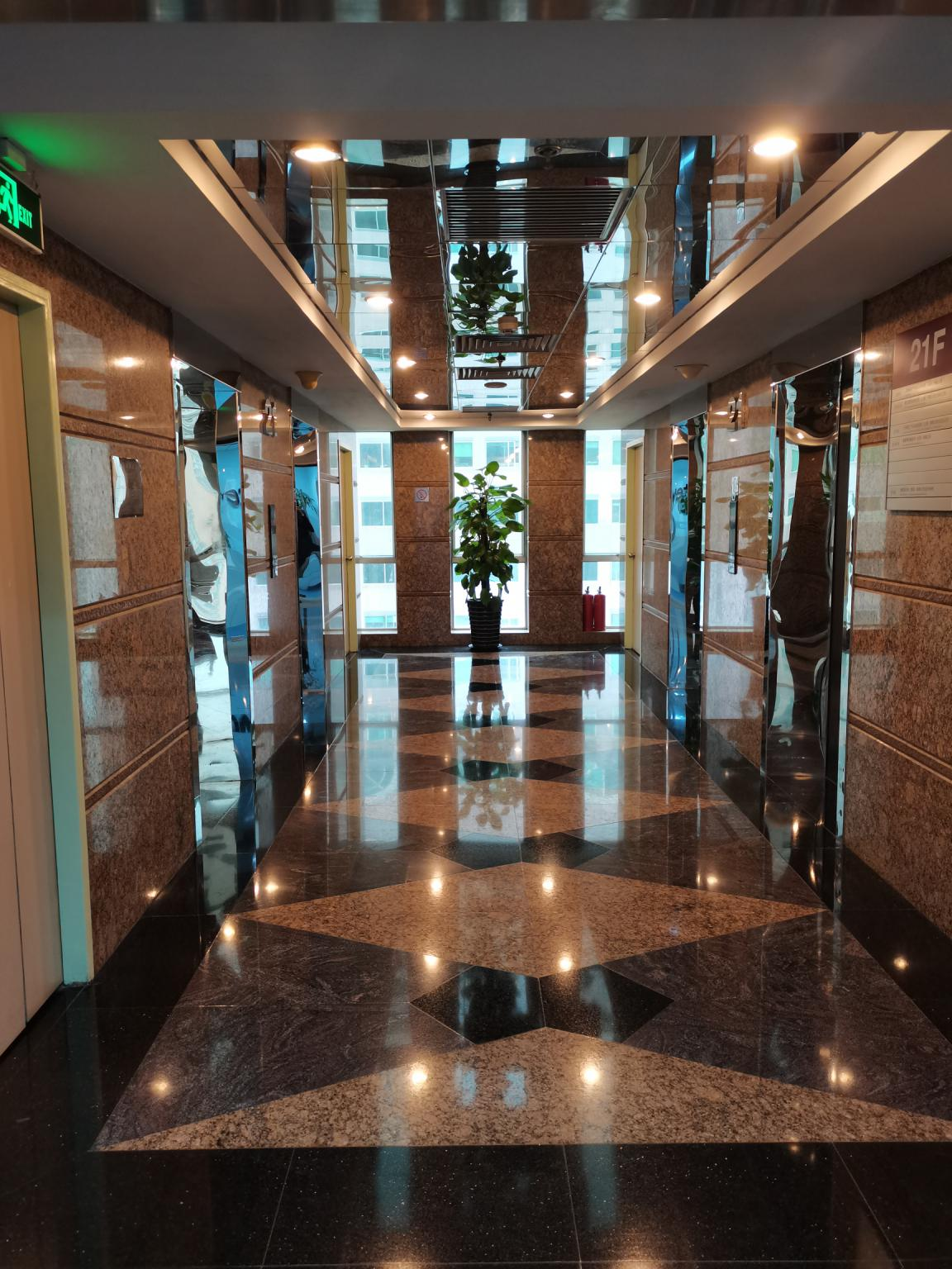 东海中心电梯厅