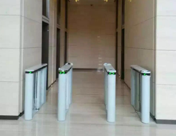 石榴中心电梯厅