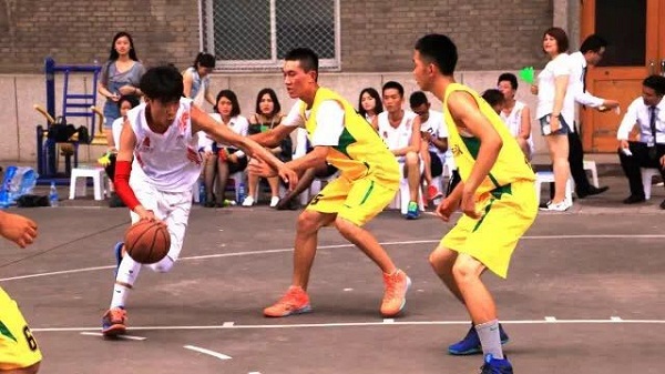 远行地产与天安门武警部队联谊活动