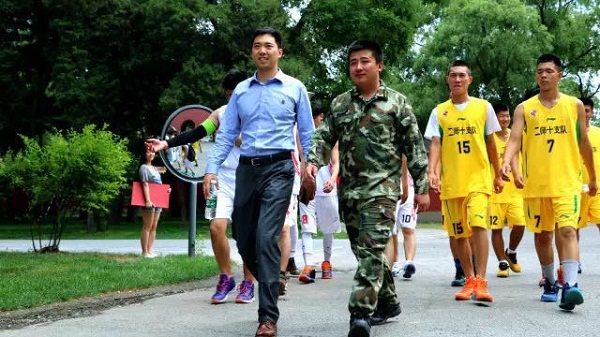 远行地产与天安门武警部队联谊活动